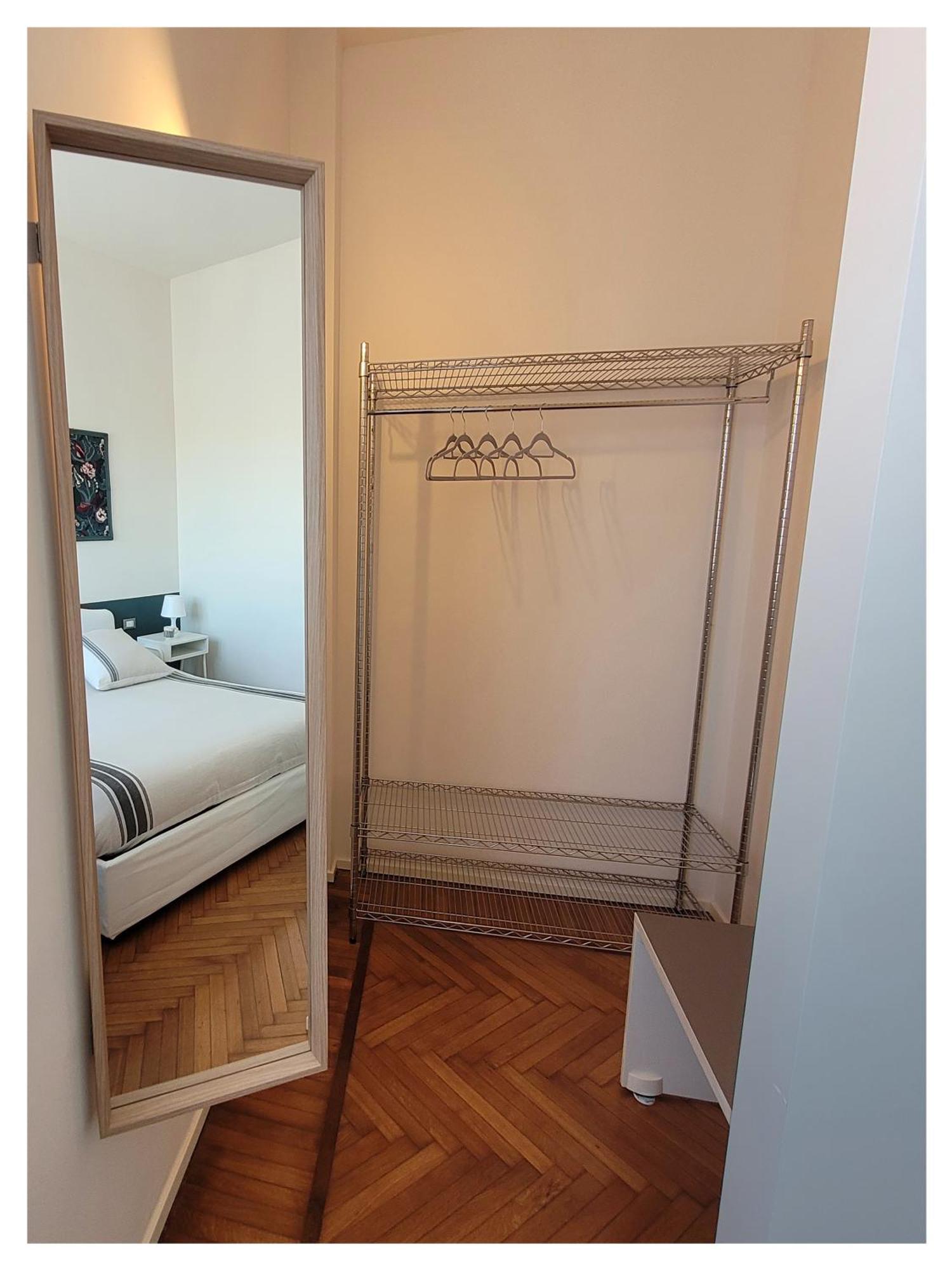 La Milanese, Appartamento Moderno Con Balcone - Metro Isola A 2 Min Lejlighed *