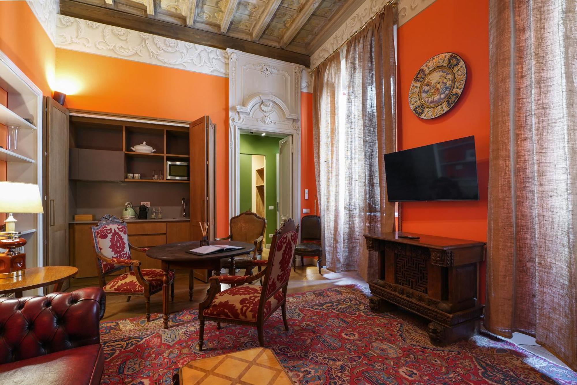 Prestige Boutique - Montenapoleone *