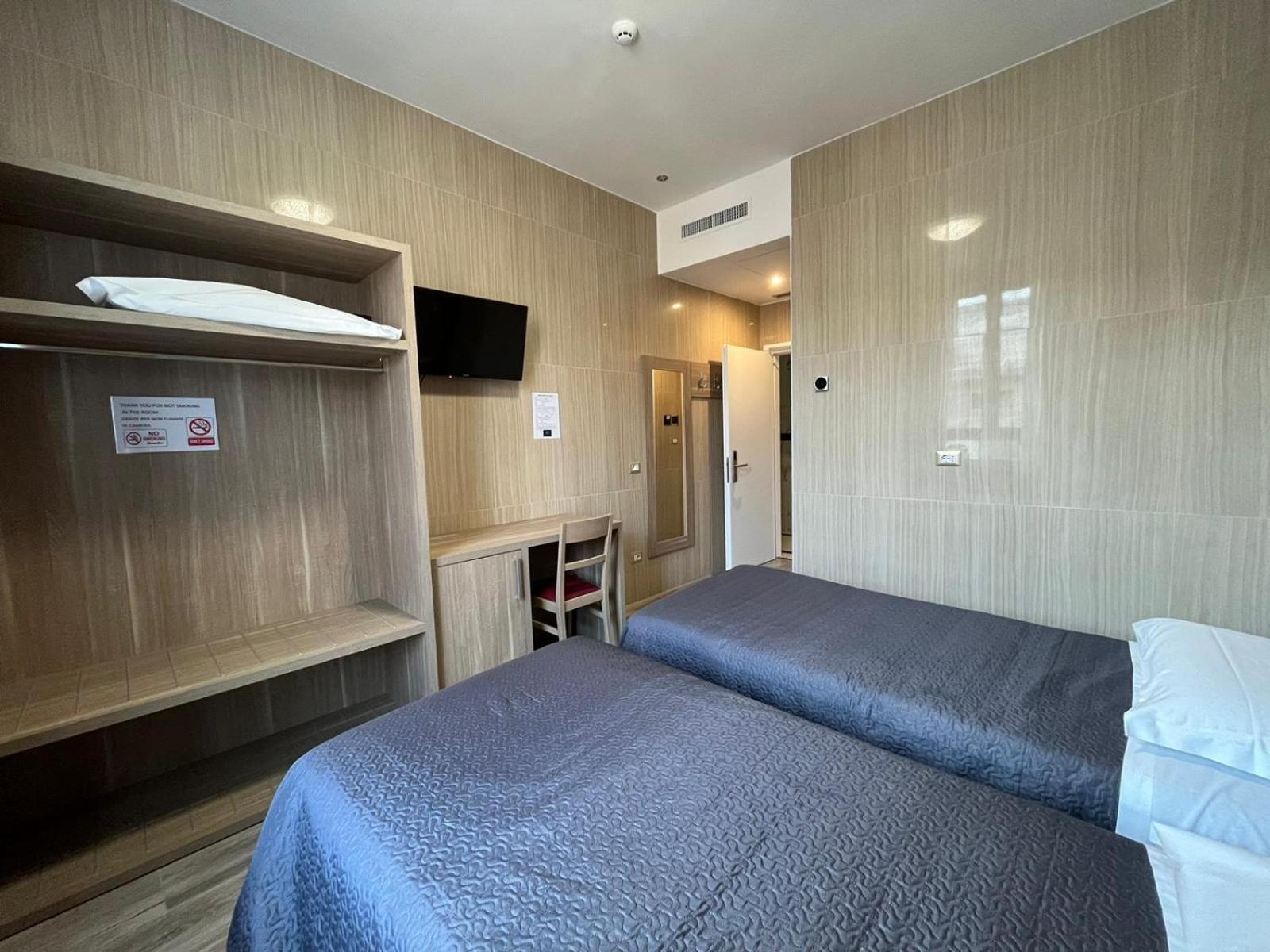 Hotel Midway 3*