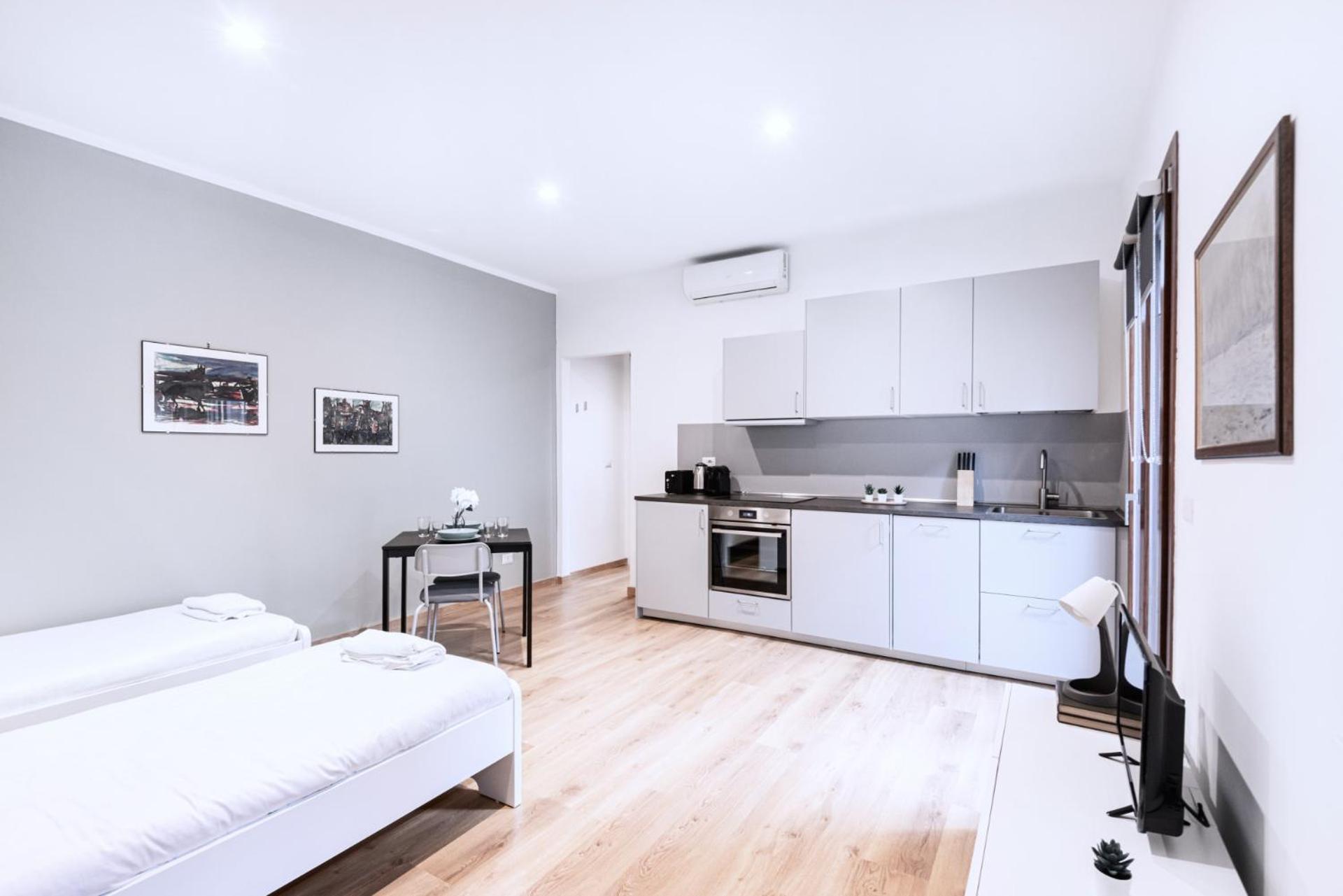 Easylife - Studio Con Balcone In Risorgimento * Milaan