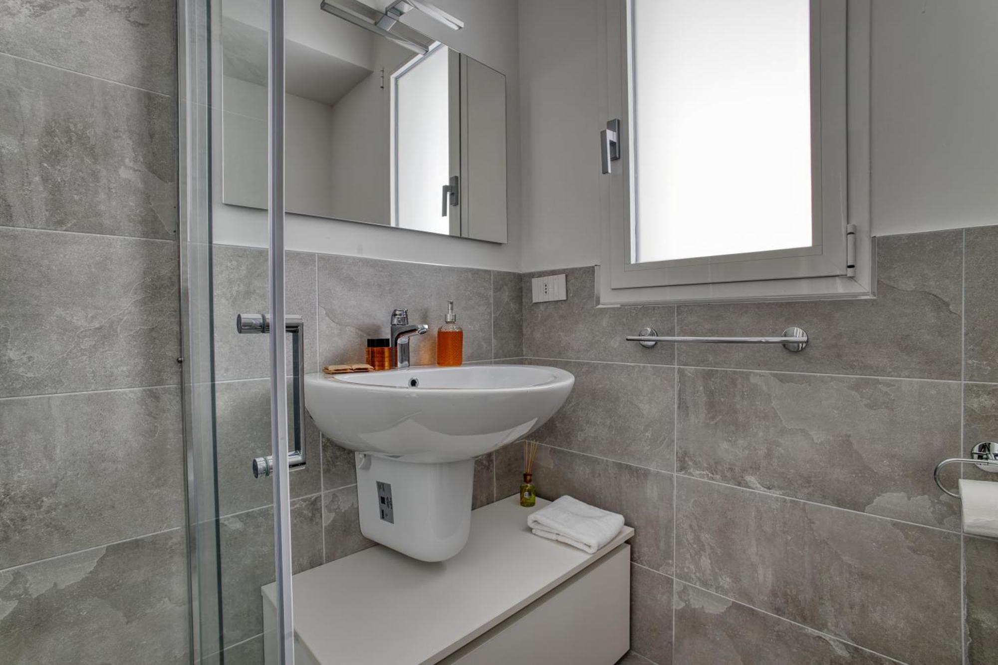 Leilighet Just Urban - With 40sqm Terrace - Solari Milano