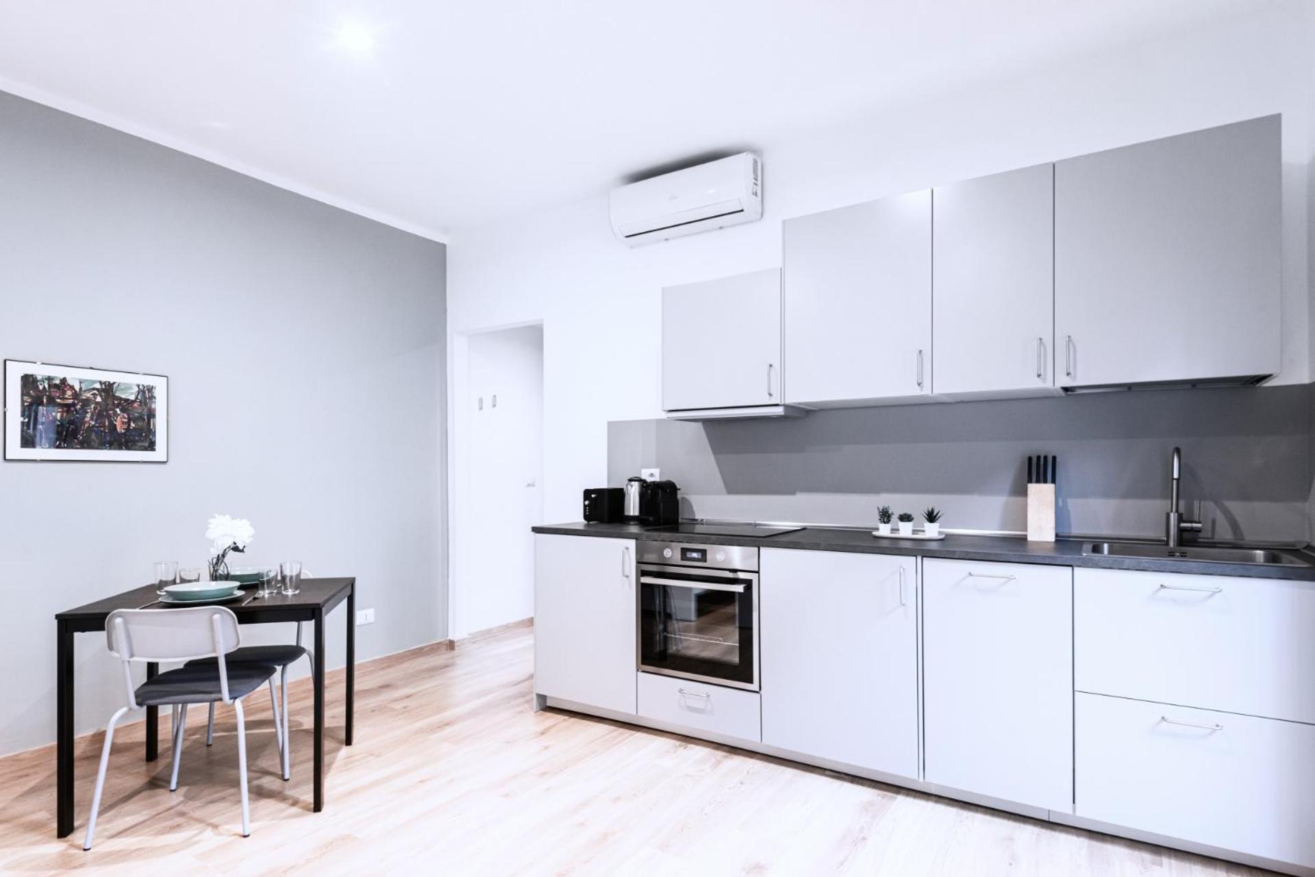 Easylife - Studio Con Balcone In Risorgimento Apartment