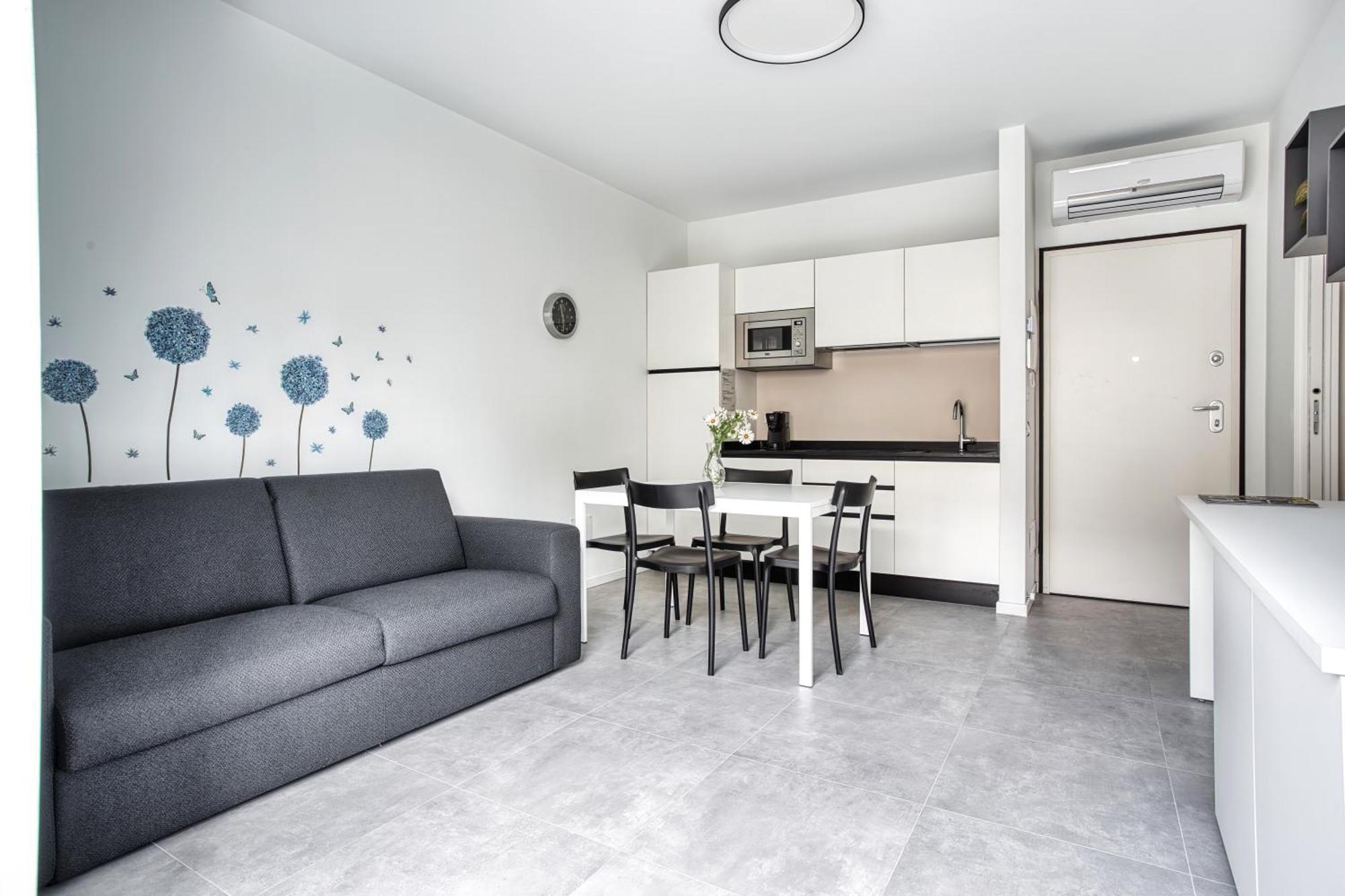Sleek Abode In Maciachini *