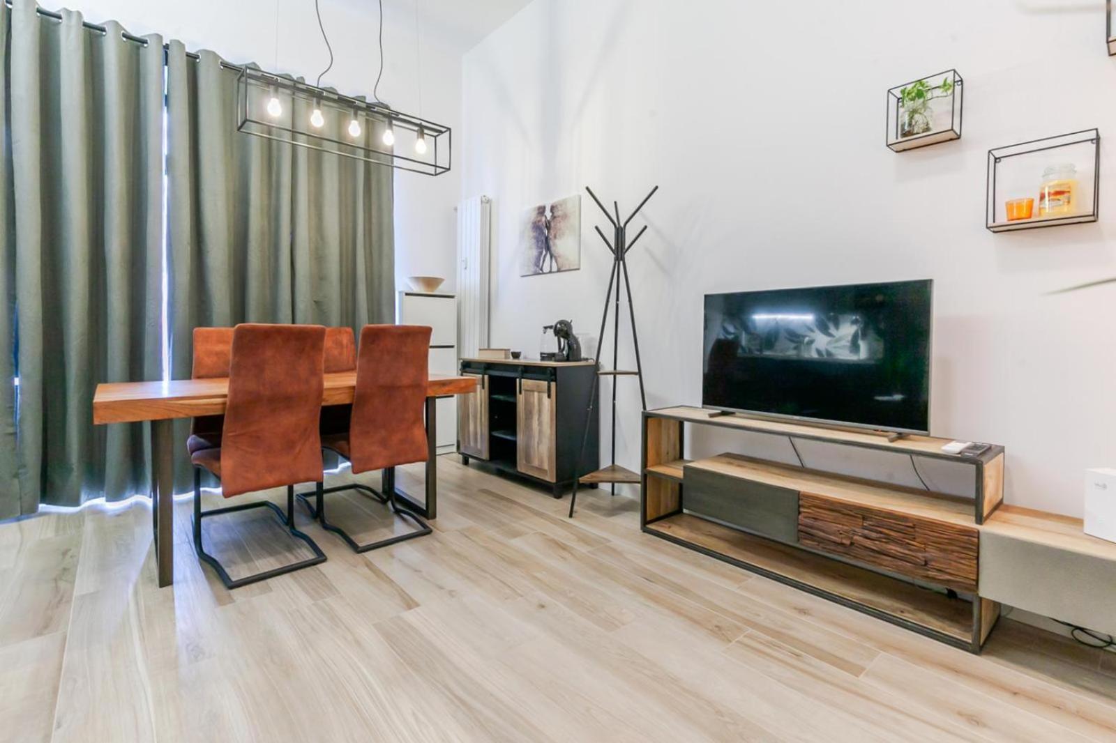 Apartment Urban Retreat Chic Industrial Loft In The Heart Of