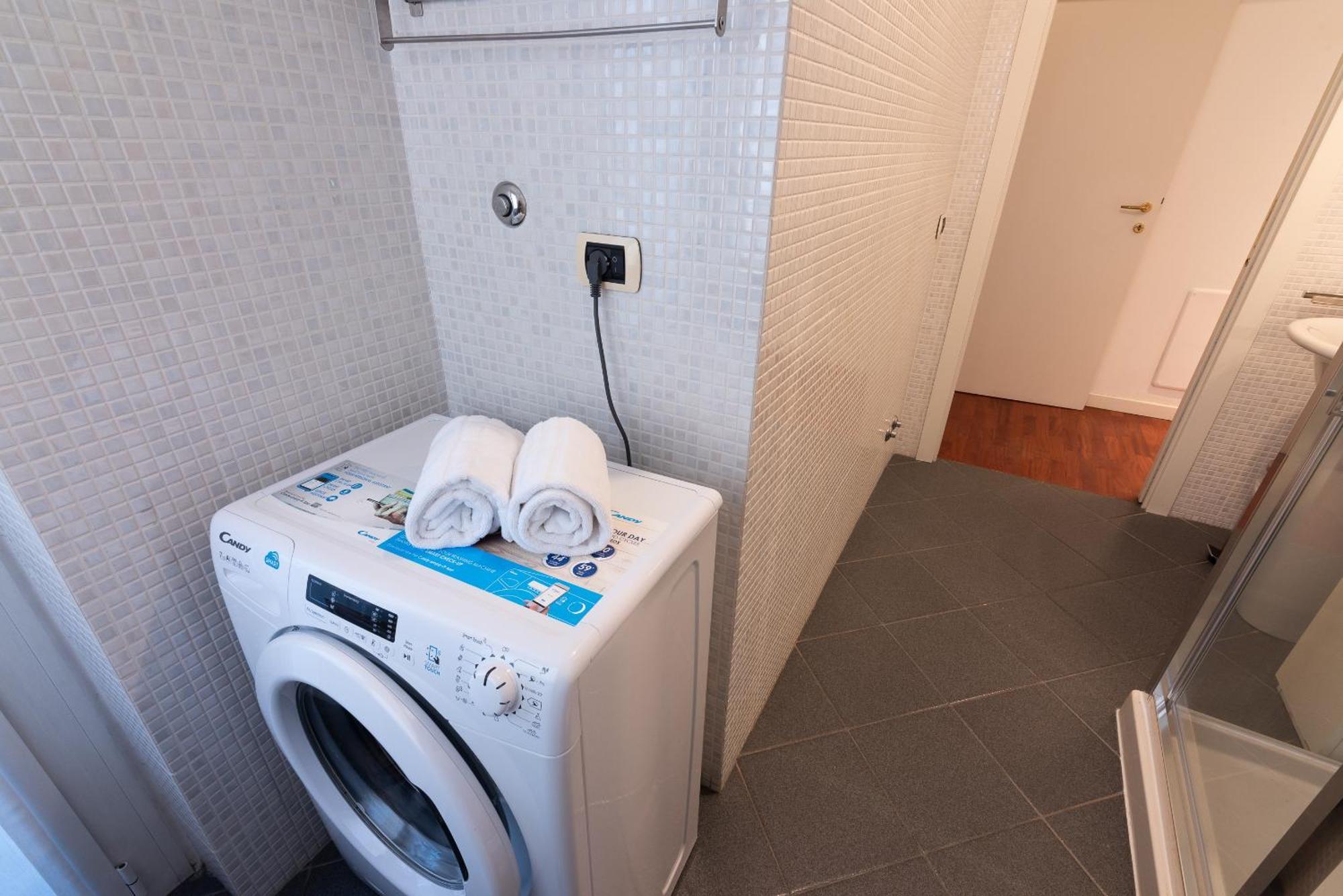 Appartamento Daniele Flat - Free Wi-fi & M4 Metro Mi *
