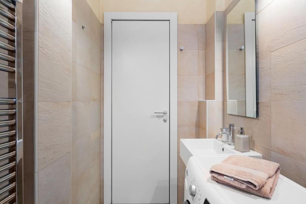 Elegant And Roomy *