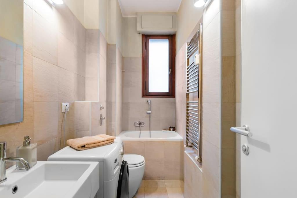 Elegant And Roomy Appartamento