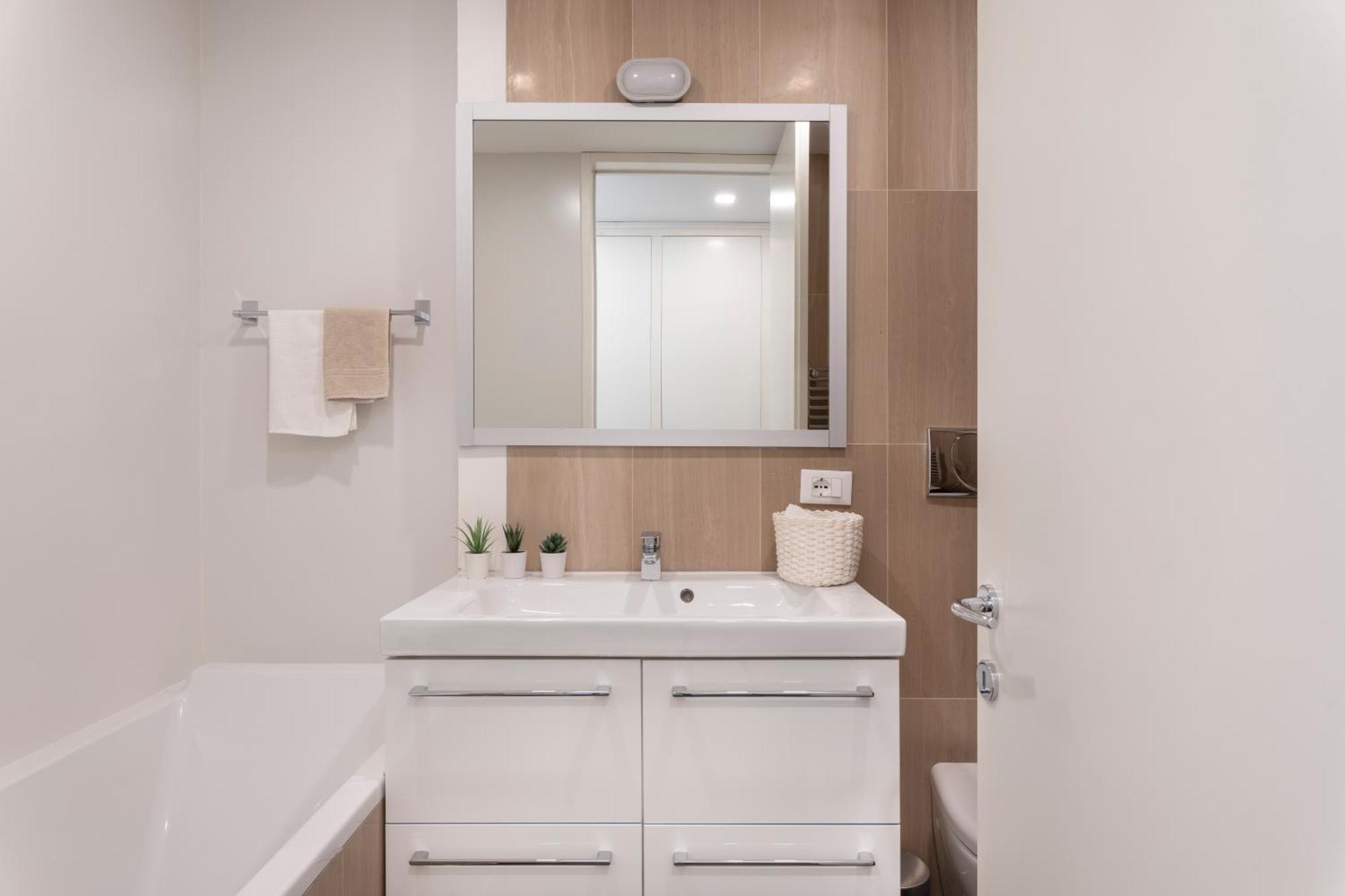 Apartment Santa Tecla Living Volturno 33 Mailand