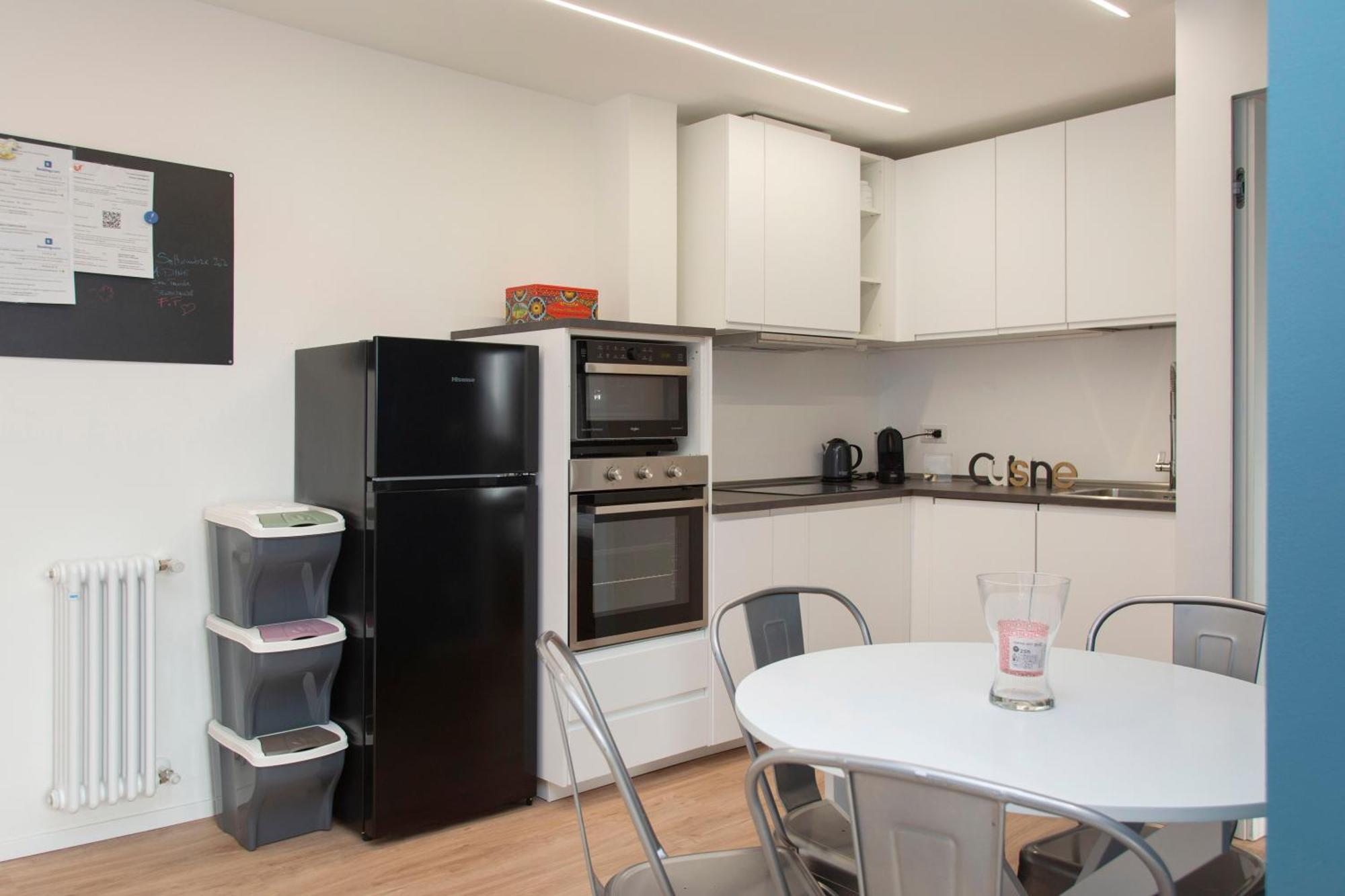 Gambara Urban Flat - Stylish And Next To Metro Lejlighed *