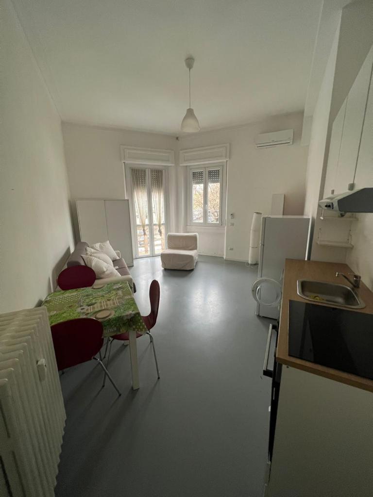 Ugoni Studio Appartamento Milano