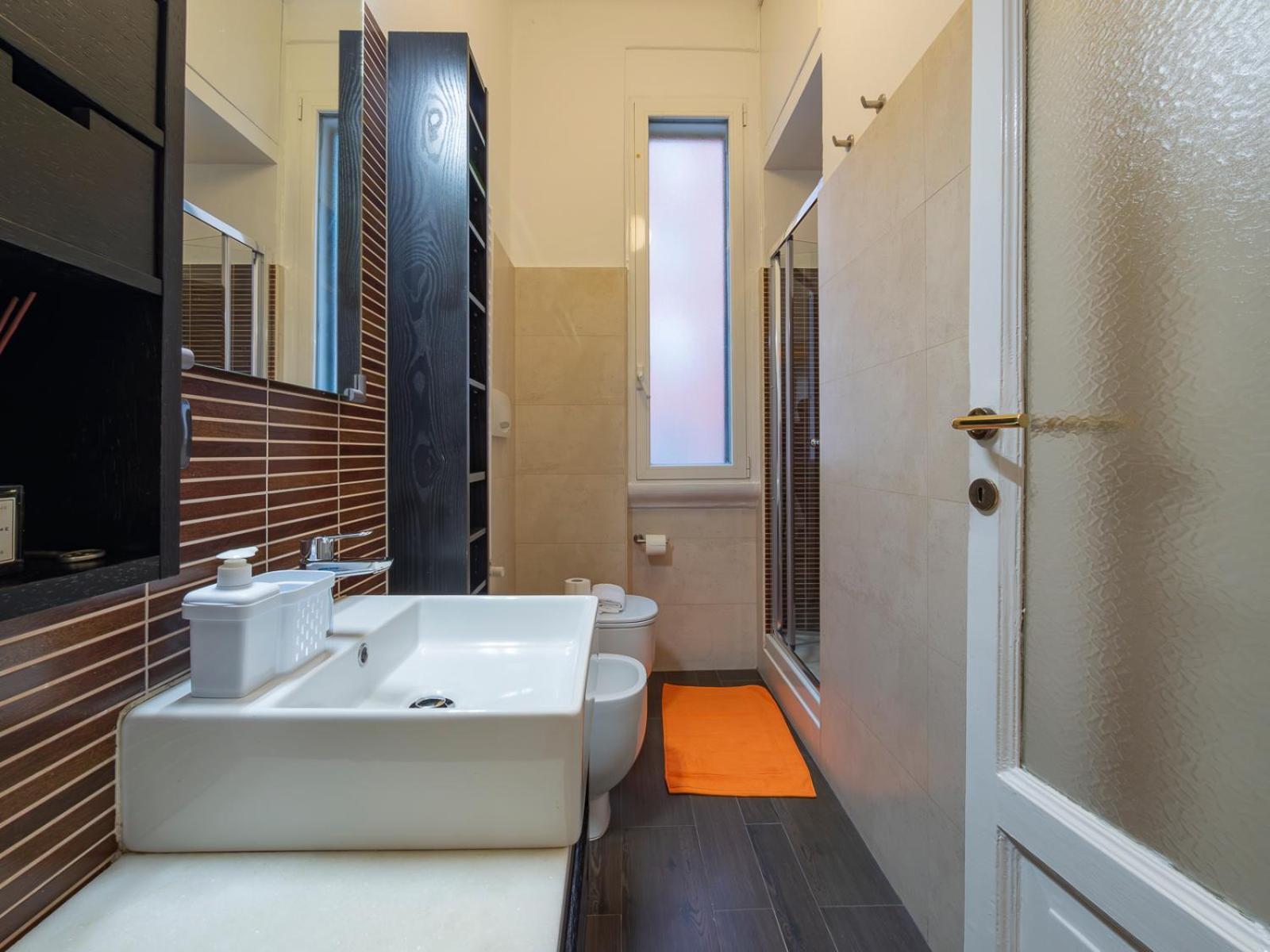Xenia - Charming Three-room Milano