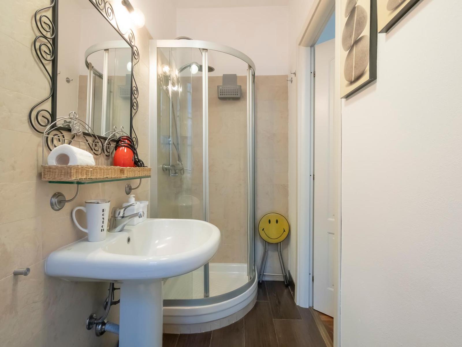 Xenia - Charming Three-room Lejlighed *