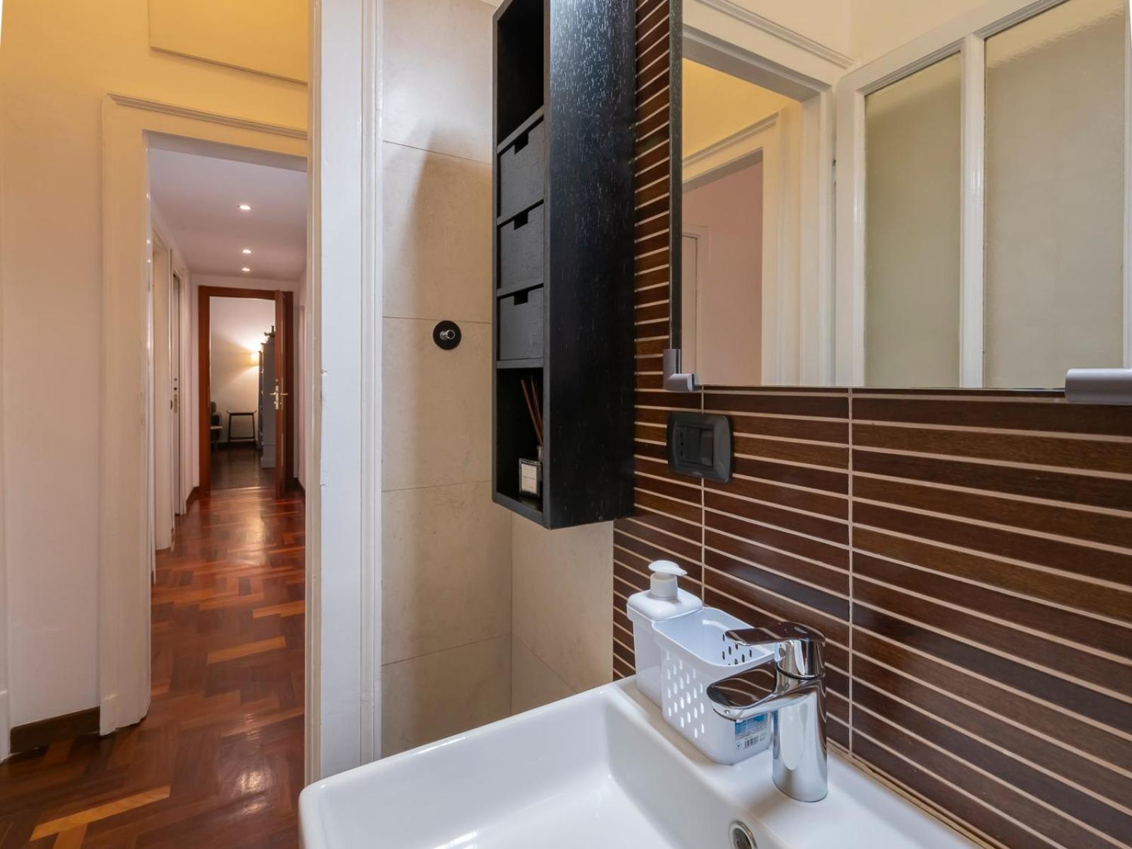 Xenia - Charming Three-room Lejlighed