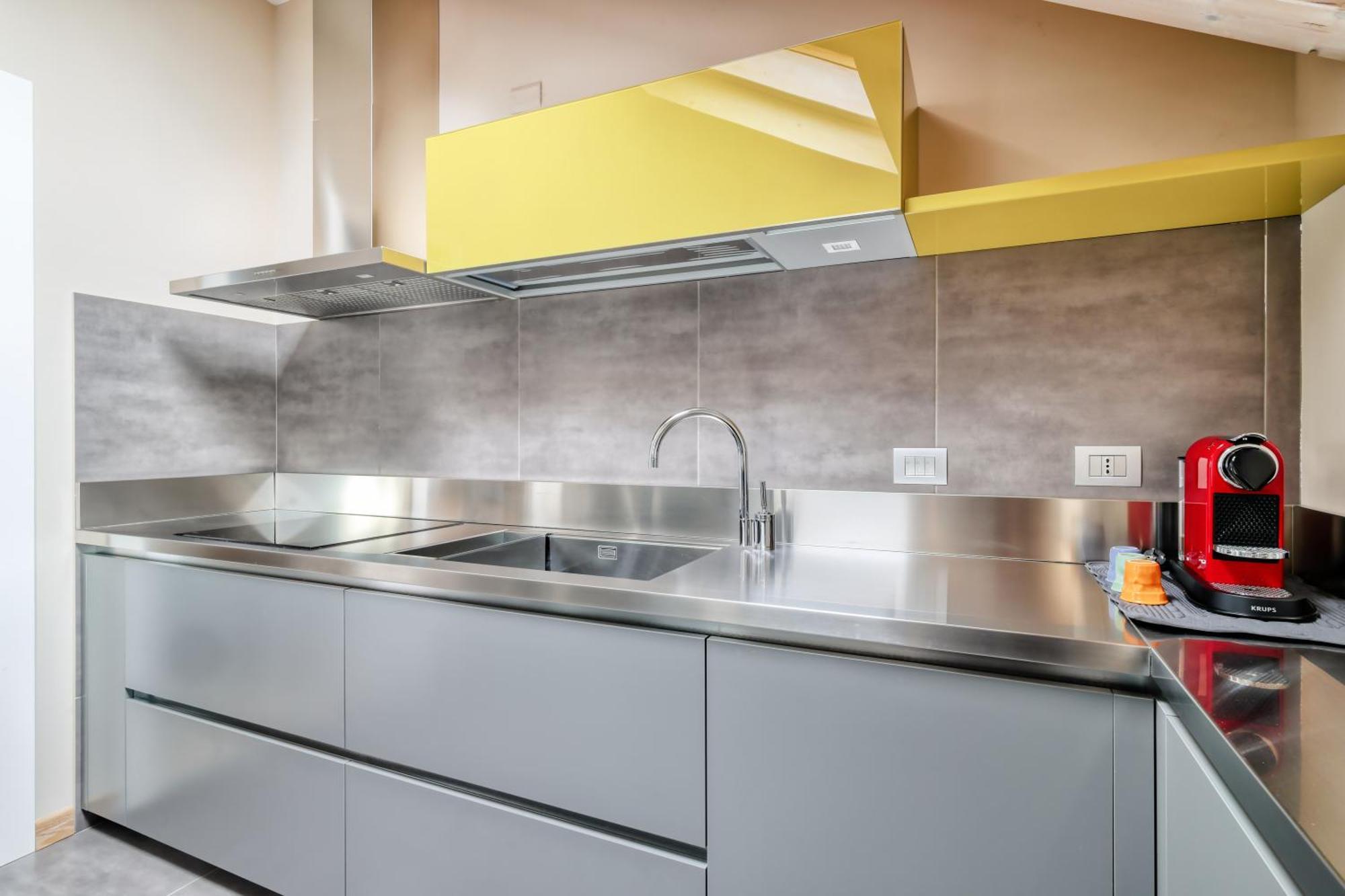 Appartamento Joivy Elegant With Parking And Balcony