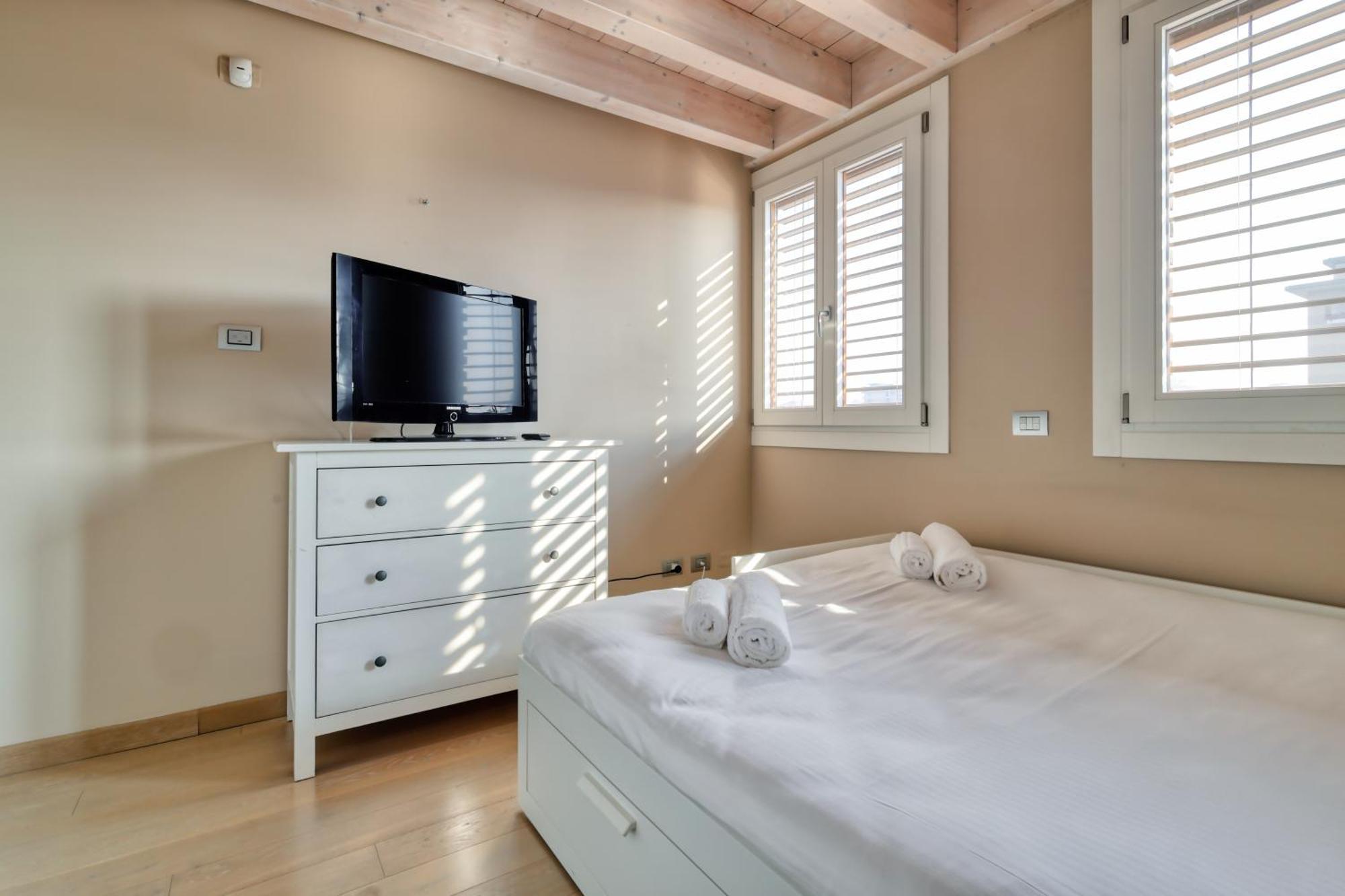 Appartamento Joivy Elegant With Parking And Balcony Milano