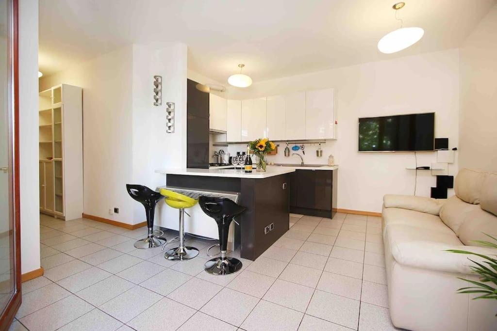 Bellissimo Bilocale Con Terrazzo * Milano