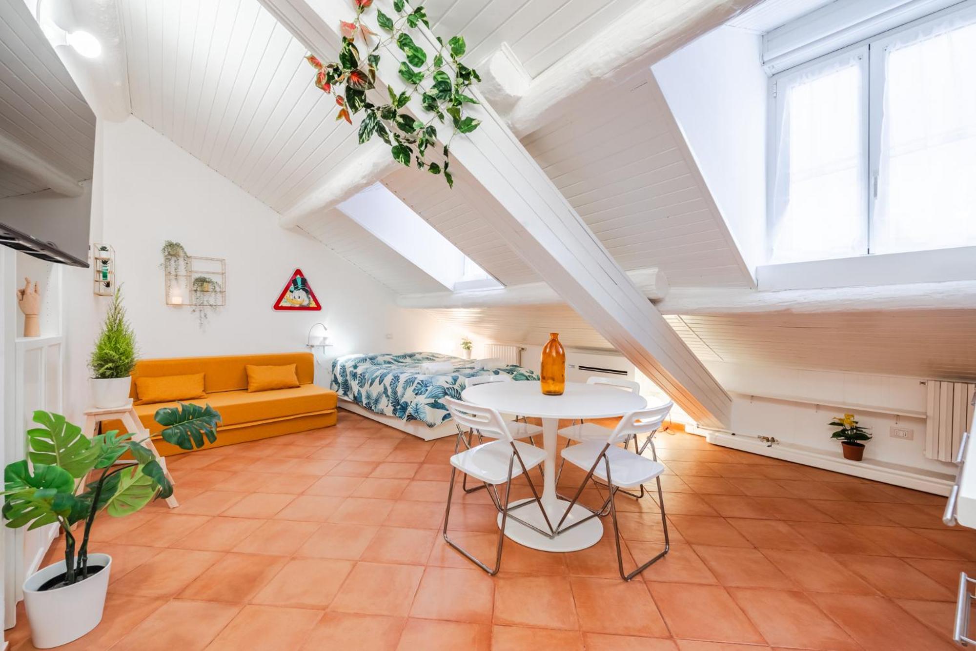The White Jungle - San Babila Attic Lejlighed