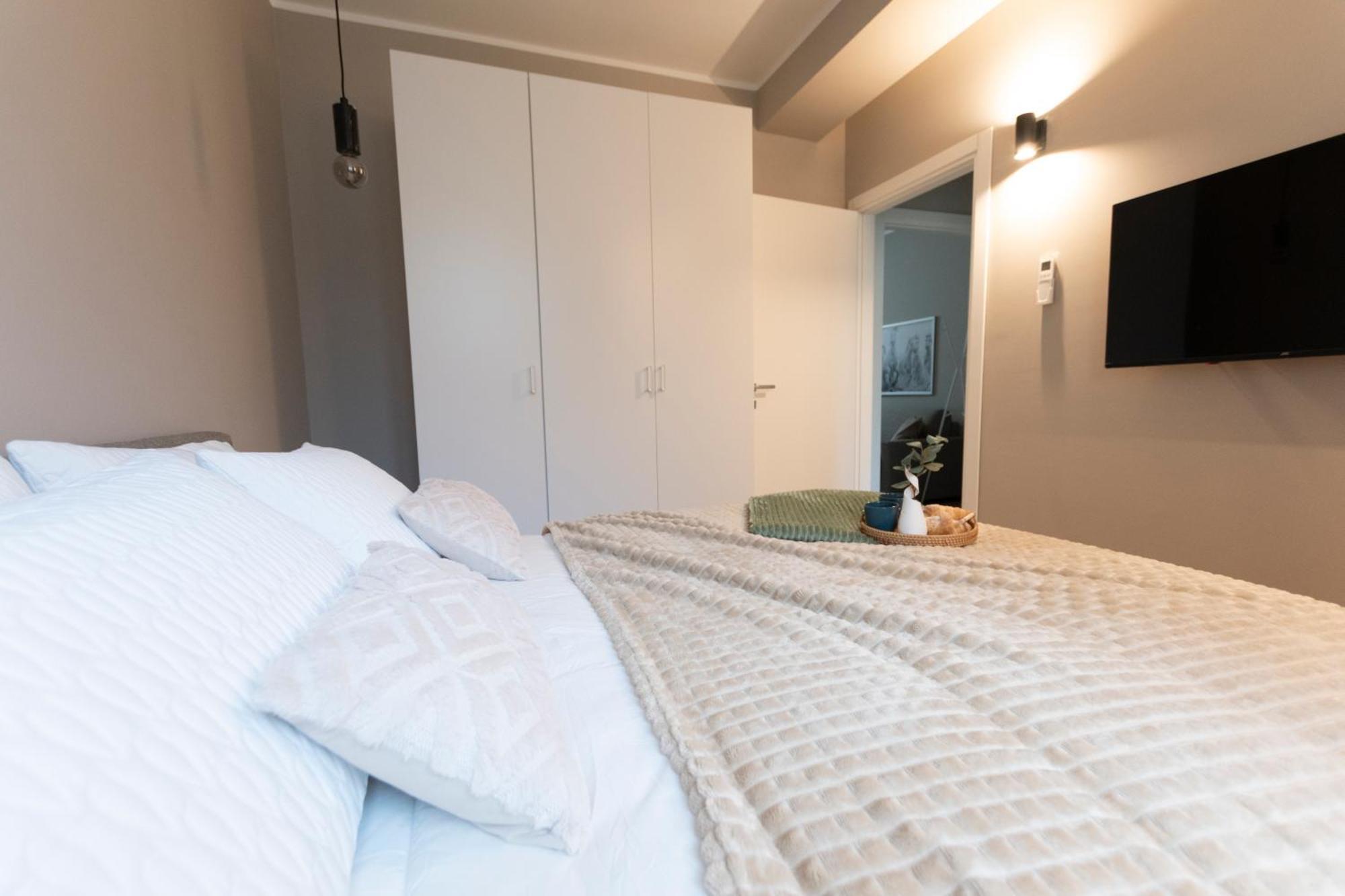 Ihost Luxury -free Parking- Plana 8