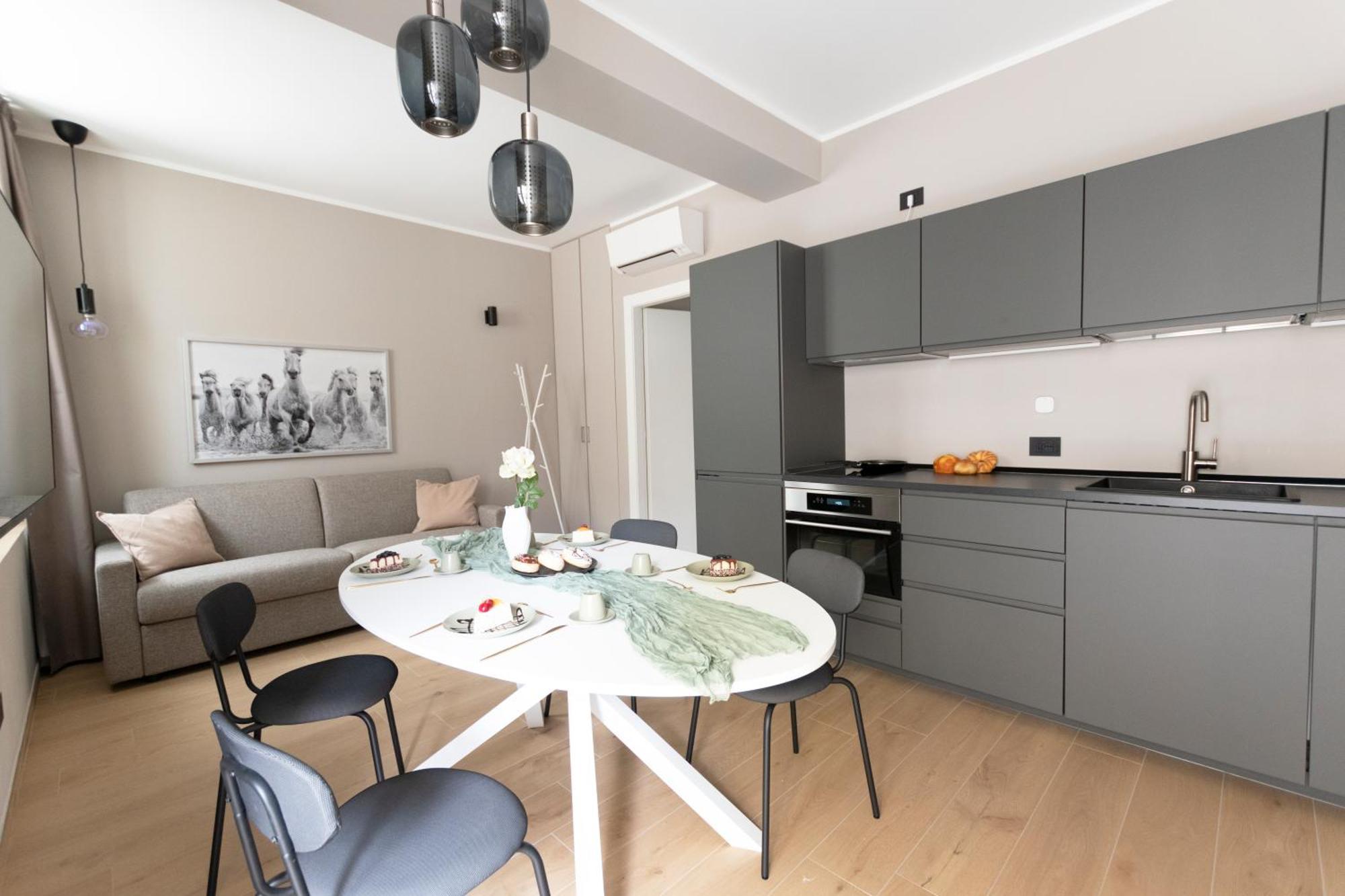 Ihost Luxury -free Parking- Plana 8 * Mailand