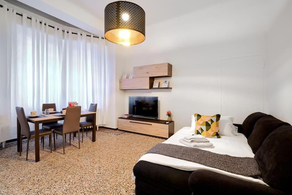 Isola Suite-hosted By Sweetstay *