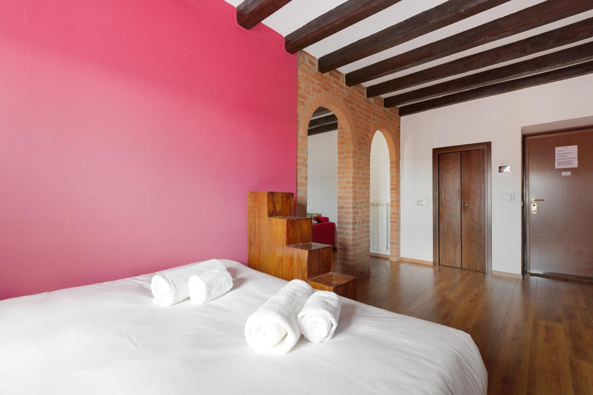 Colonne Di San Lorenzo - Colorful Apartment! Apartment