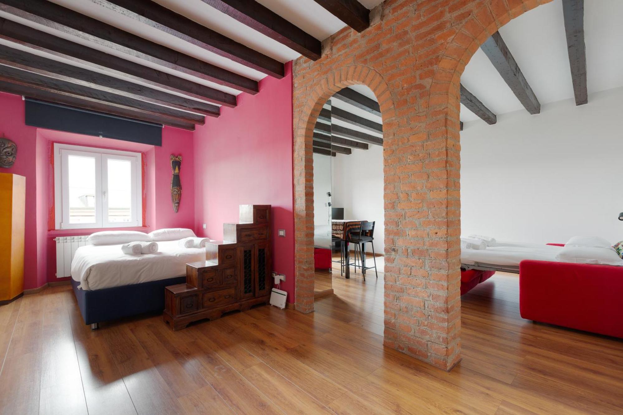 Apartment Colonne Di San Lorenzo - Colorful Apartment!
