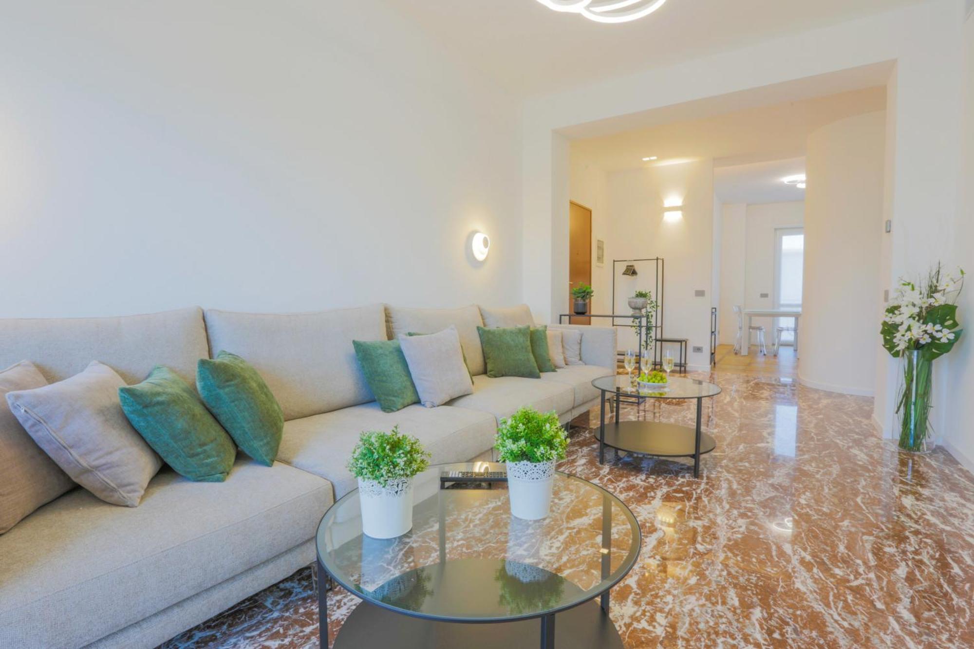 Private Luxury 5 Bedroom - Station Milaan