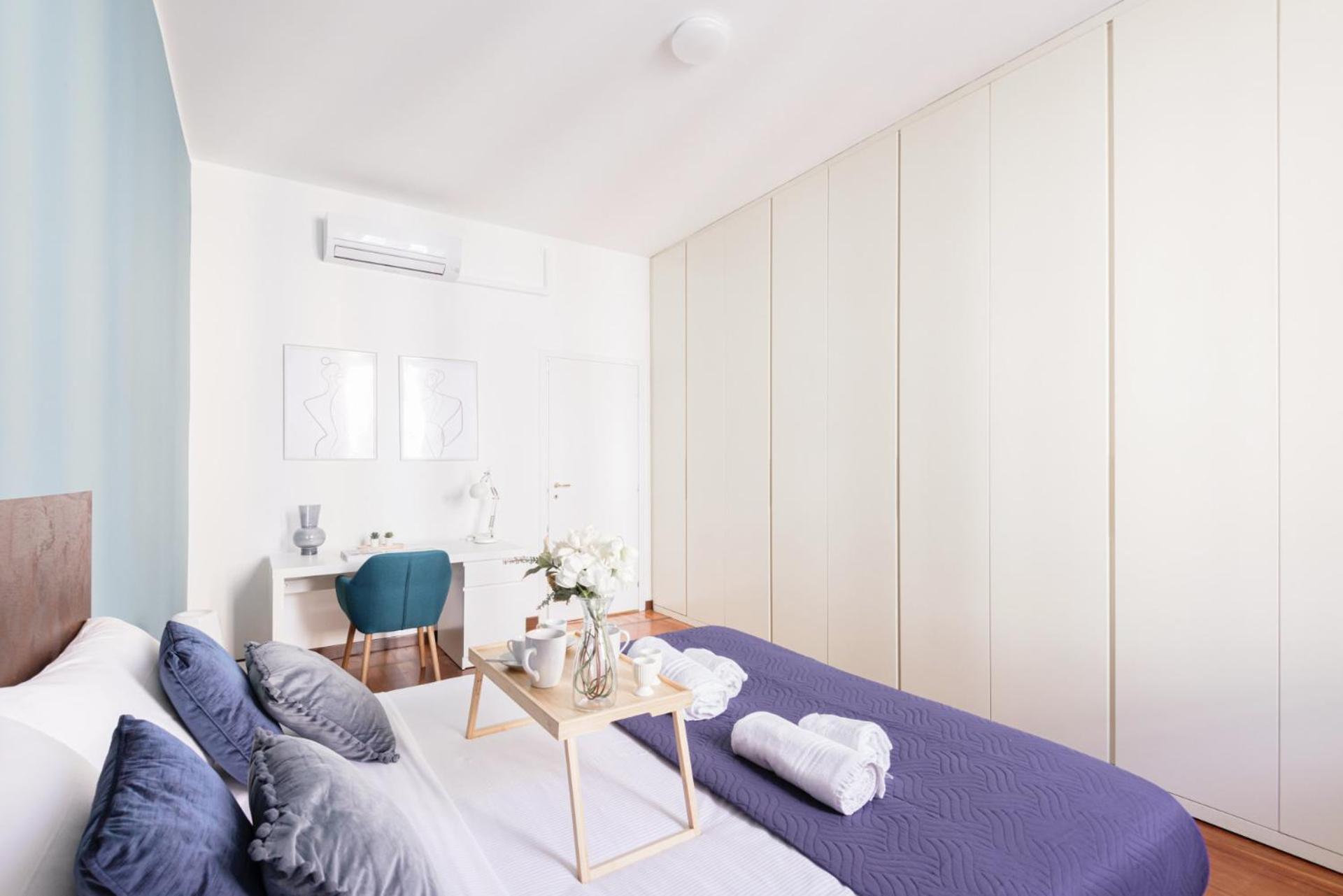 Easylife - Luminoso In Buenos Aires * Milano