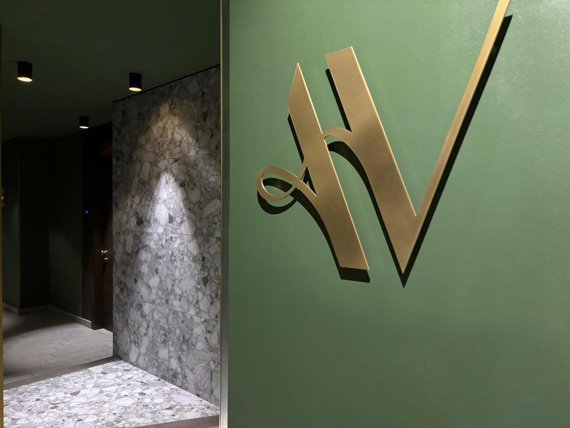 Av 2* Milano