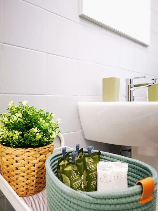 Sunny Flat 50 Meters From The Metro Milano