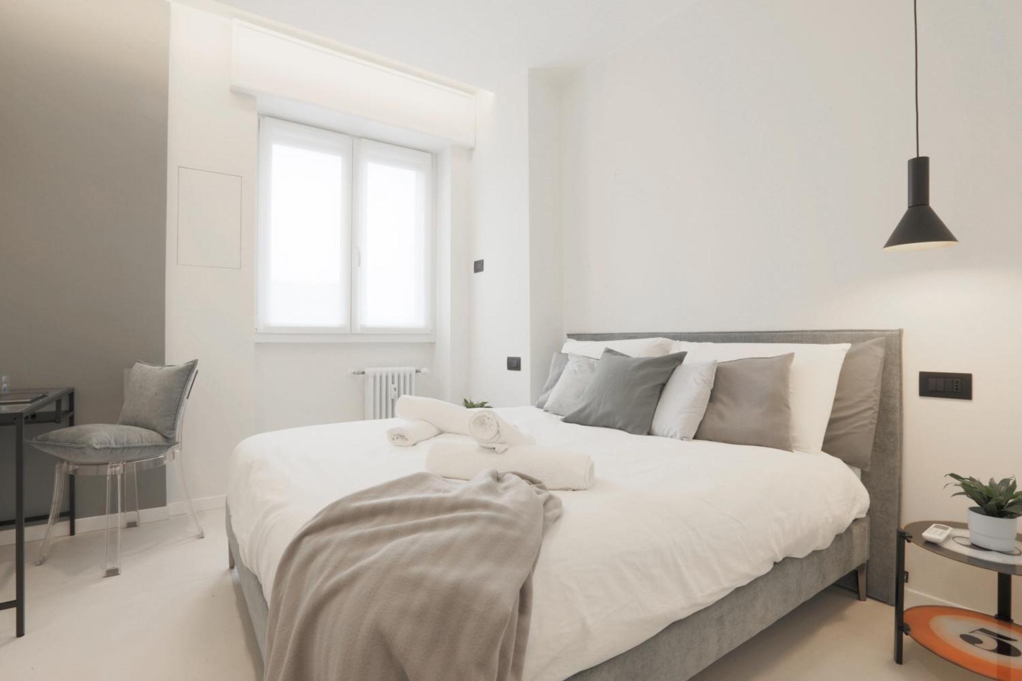 Station Modern Flat W/private Parking Milano