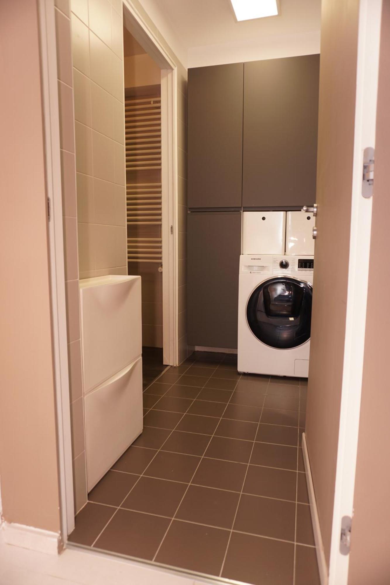Space Loft - Close To M5 Subway - Free Parking - Sky & Netflix Tv
