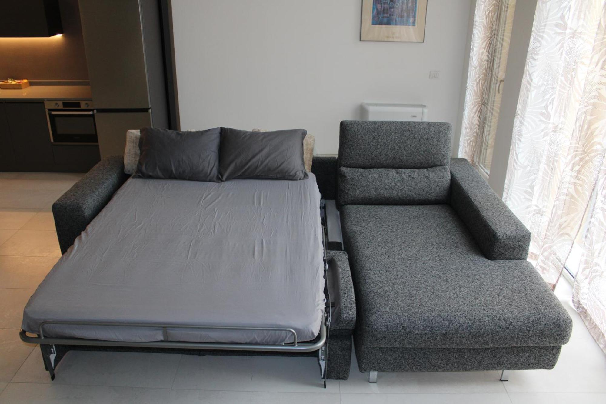 Space Loft - Close To M5 Subway - Free Parking - Sky & Netflix Tv *