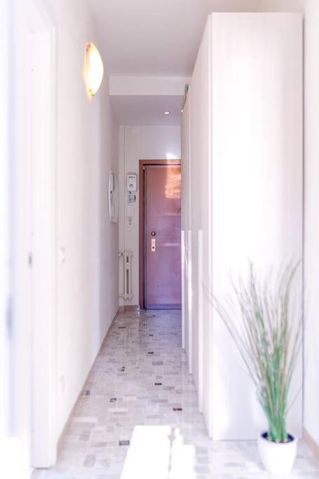 Navigli - Downtown - Duomo Spacious Two Bedroom - Close To Metro - Ac - Wi-fi * Milano