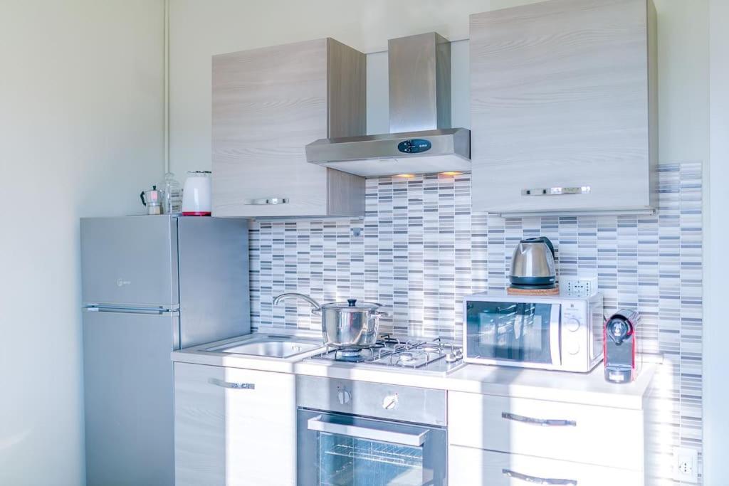 Appartamento Navigli - Downtown - Duomo Spacious Two Bedroom - Close To Metro - Ac - Wi-fi *