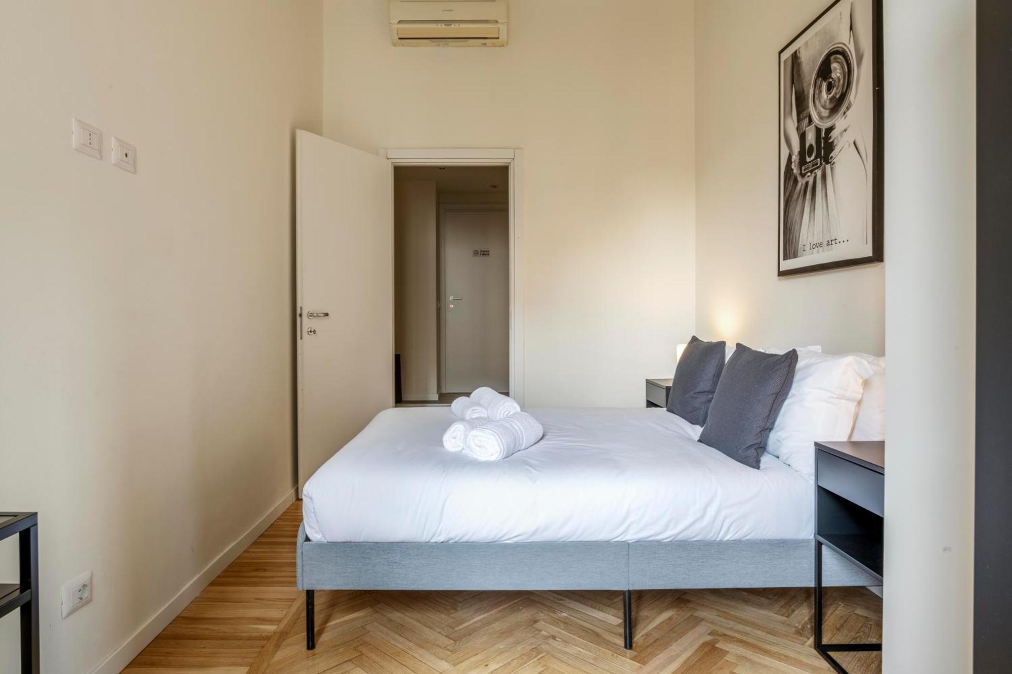 Elegant Brand New Near Duomo Leilighet