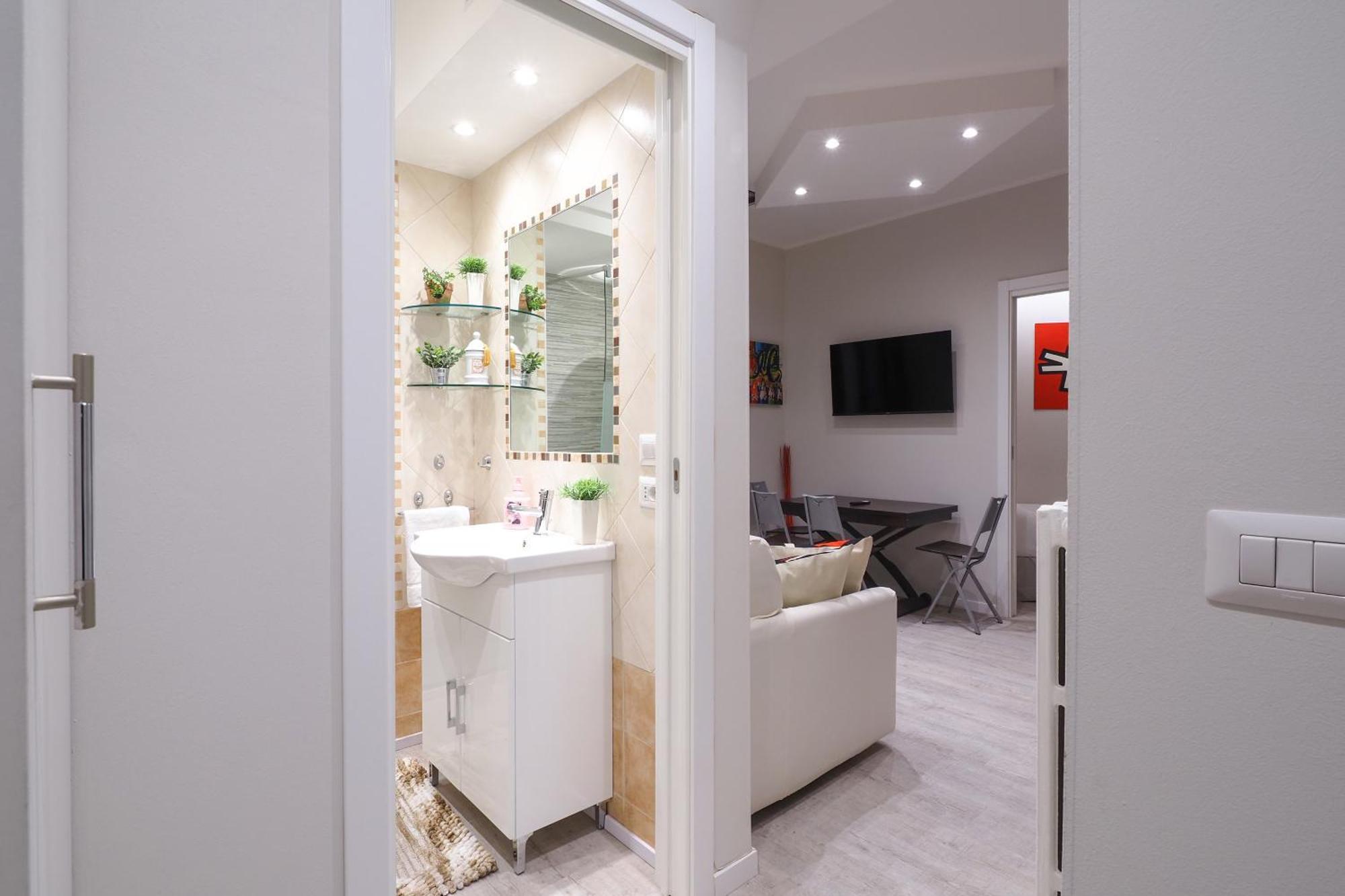 Apartment Delizioso Tra Navigli E Mm Sant'agostino Milan