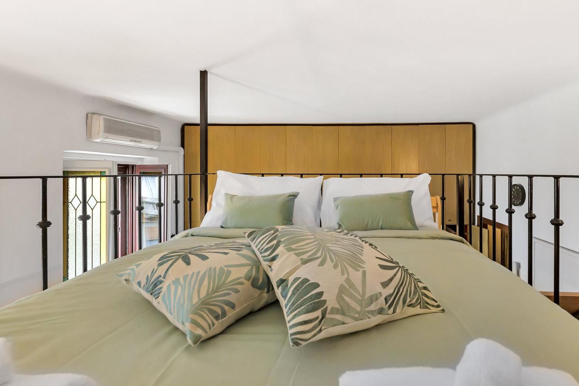 Centro Storicolittle Loft With Balcony Duomo A 10 Miuti