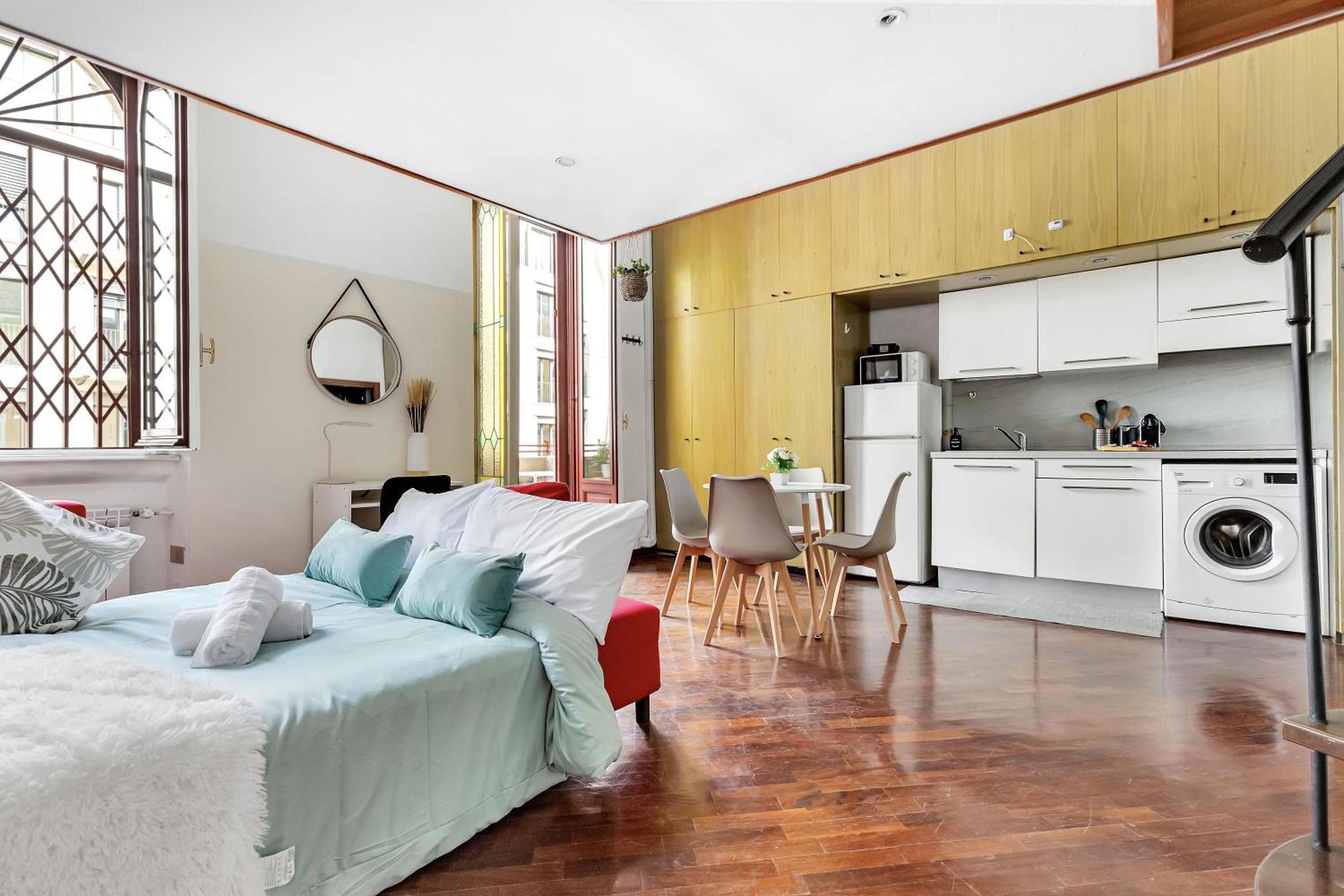 Centro Storicolittle Loft With Balcony Duomo A 10 Miuti * Milano