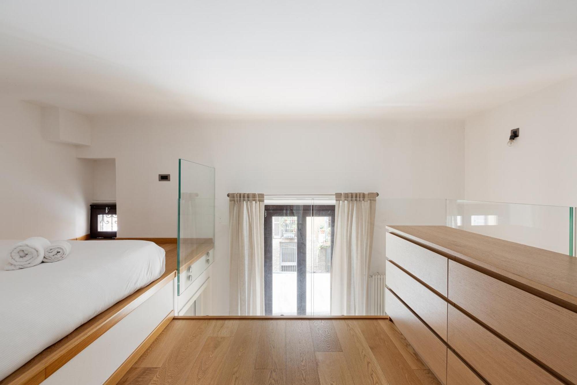 On 2 Levels Milan-crocetta M3!