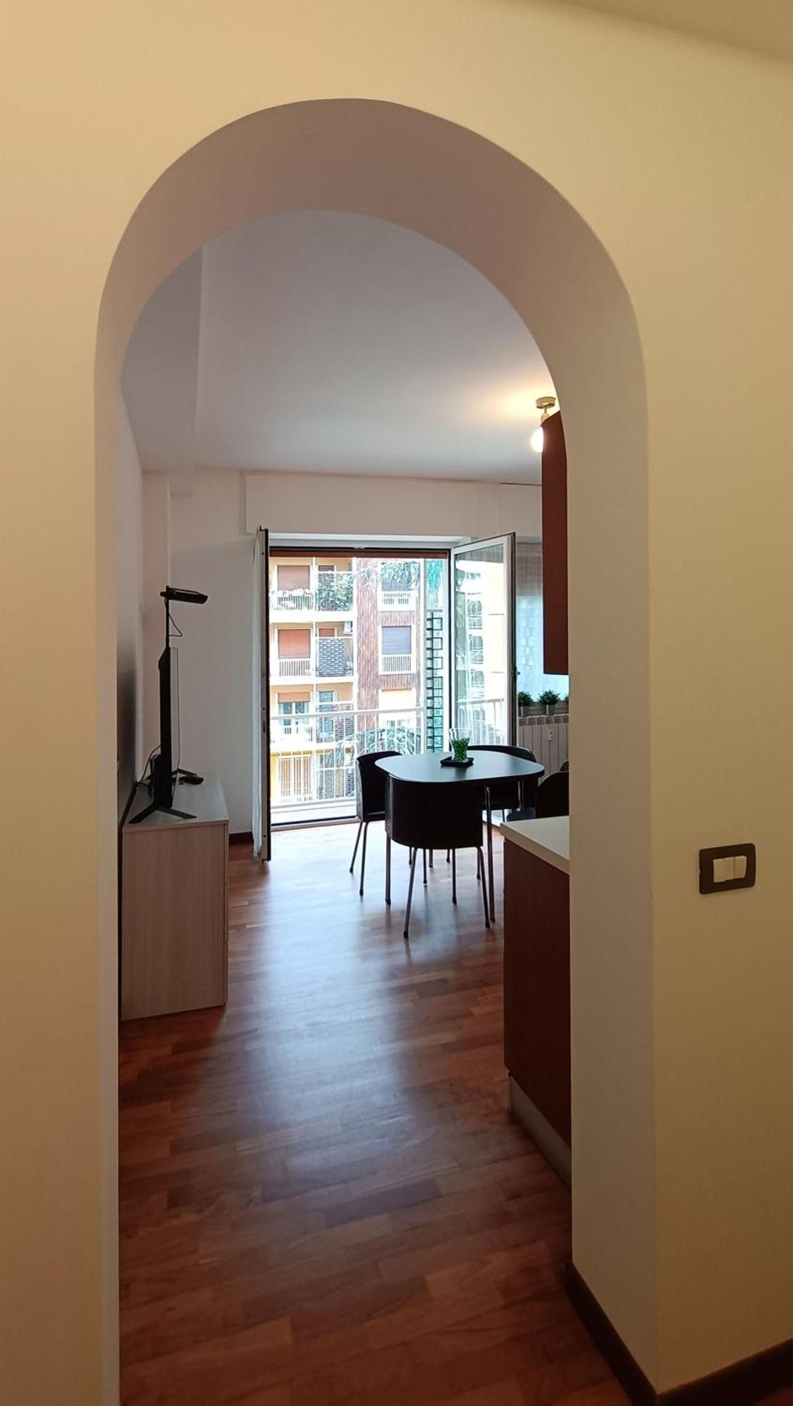 Sahi - Via Dei Ciclamini Mm1 Primaticcio, Stadio San Siro, Ospedale San Carlo *