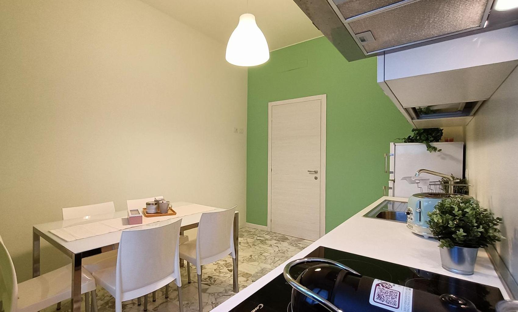 Sahi - Via Dei Ciclamini Mm1 Primaticcio, Stadio San Siro, Ospedale San Carlo Appartement Milaan