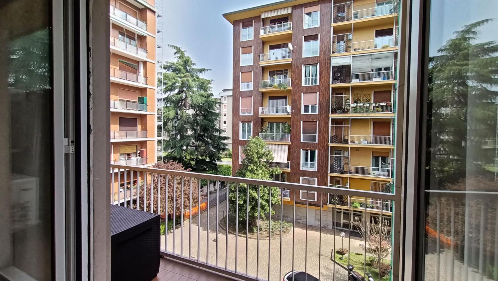 Appartement Sahi - Via Dei Ciclamini Mm1 Primaticcio, Stadio San Siro, Ospedale San Carlo Milaan