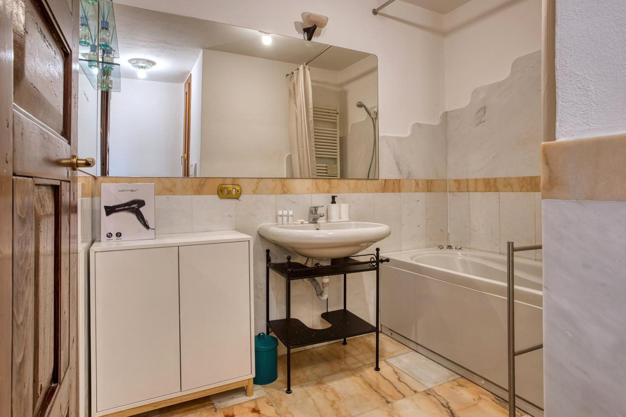 Appartamento Joivy Spacious Flat, Excellent Centre Access Milano