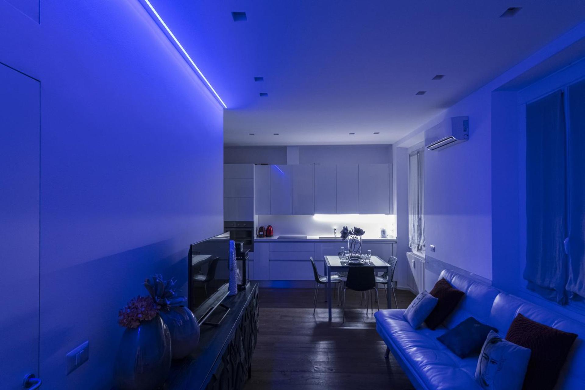 Apartment Easylife - Moderno E Chic Con Led Atmosferici