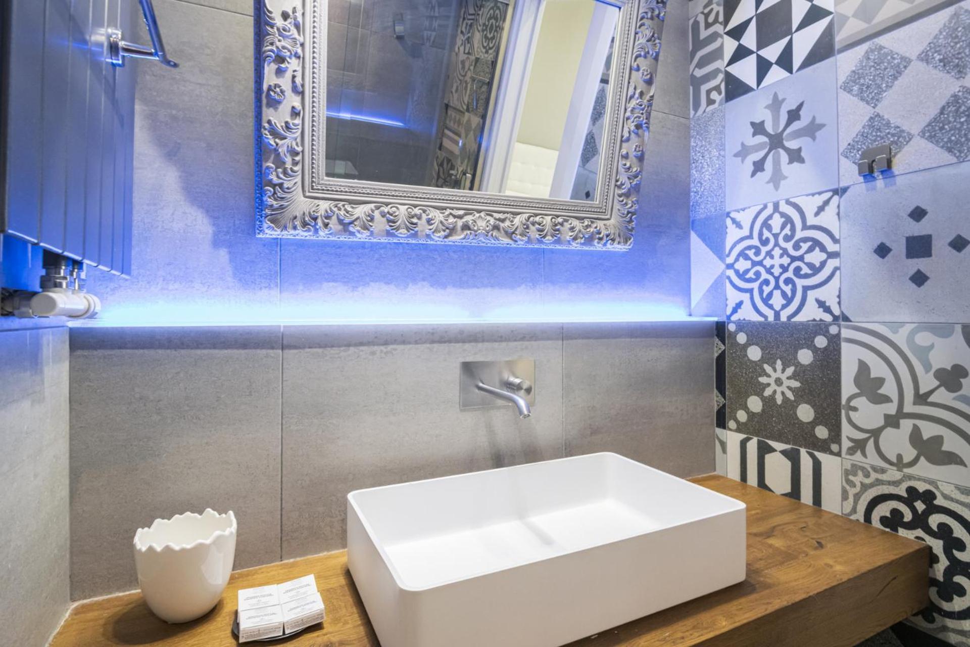 Apartment Easylife - Moderno E Chic Con Led Atmosferici