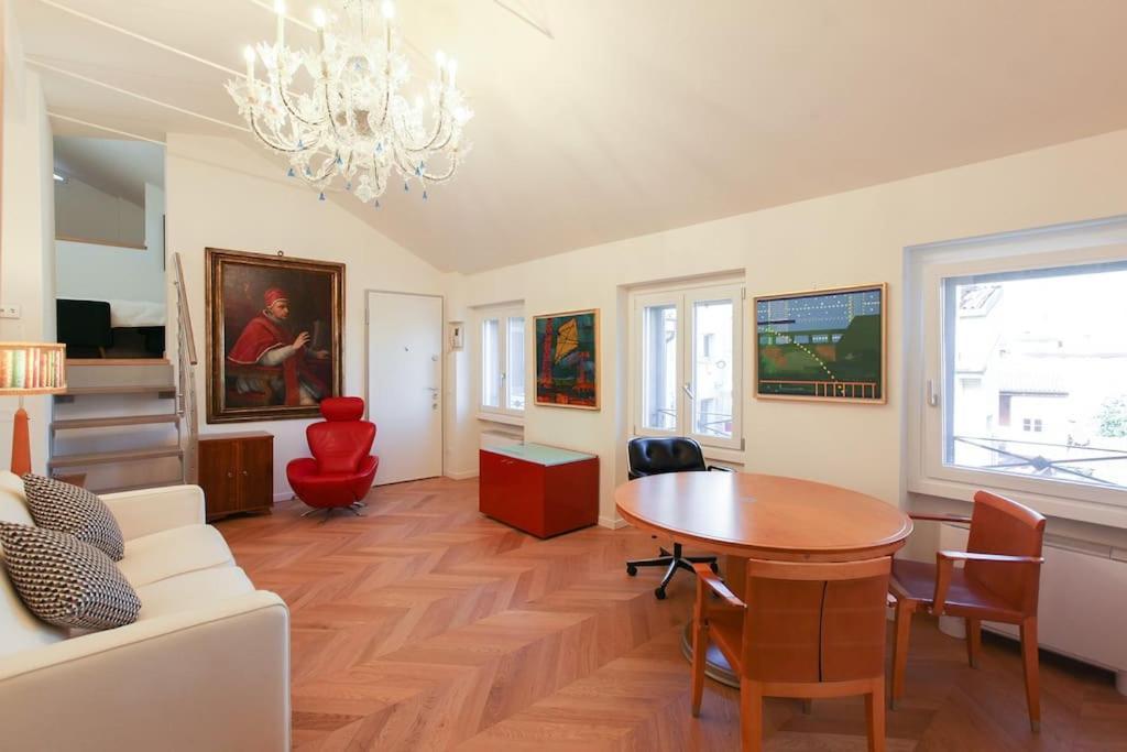 Monte Napoleone Design Apartment *
