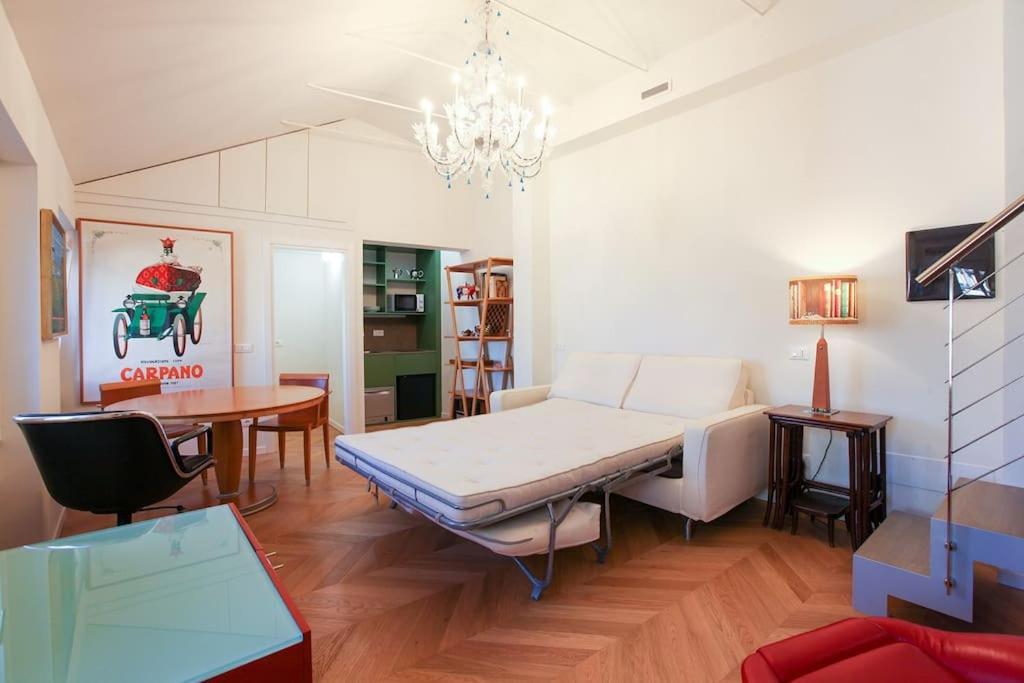 Monte Napoleone Design Apartment *