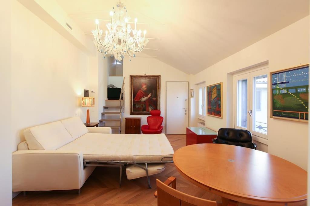 Monte Napoleone Design