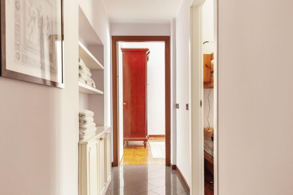 Sunshine-filled On Subway Appartement *